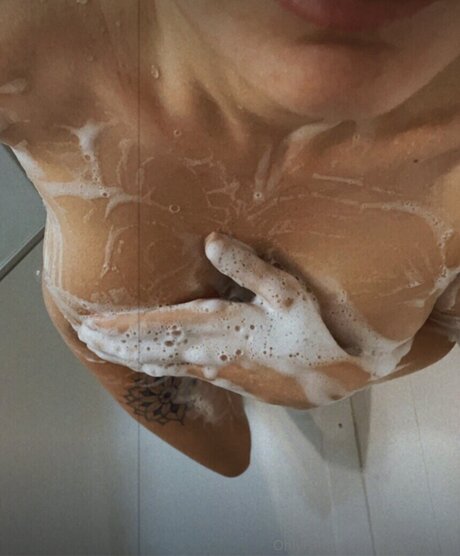 Julia R mmelt modèle sympa photos