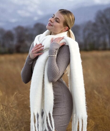 cosplay milf uniquementfans érotique gratuit img