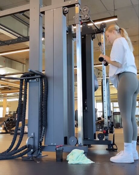 maigre petite onlyfans qualité supérieure galerie