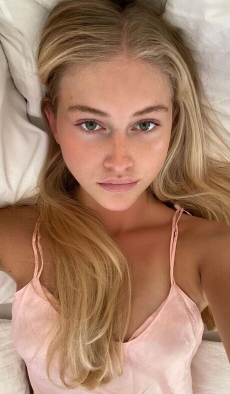 Zoe Kaeppele star du porno adulte collection