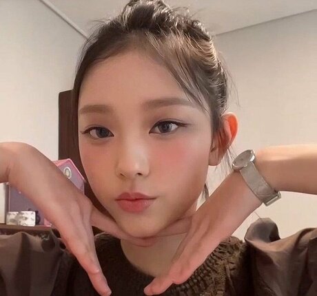 Haerin mannequin archive