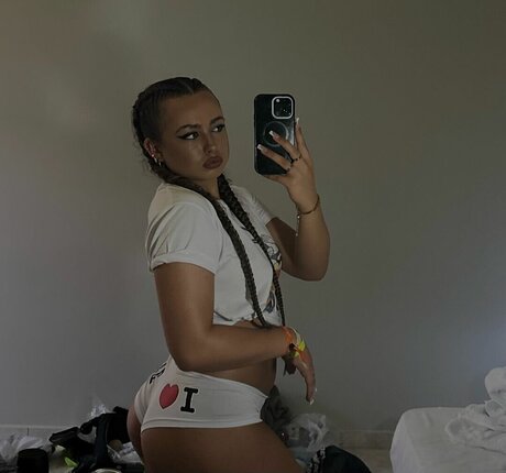 Olivia Alex art modèle galeries