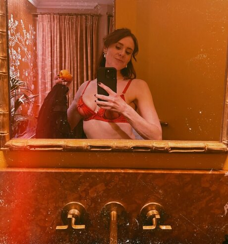 latina épaisse uniquementfans sexy érotique photos