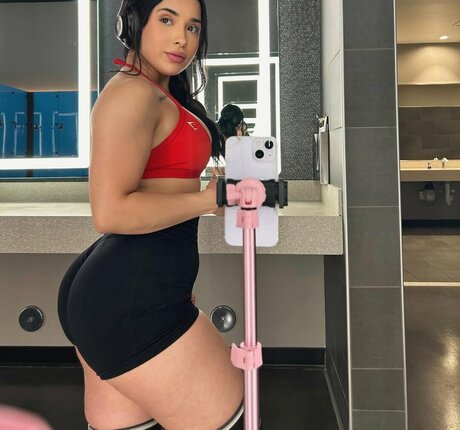 Karen Cantu jolie star du porno galeries