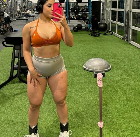 Karen Cantu étoile sympa galeries