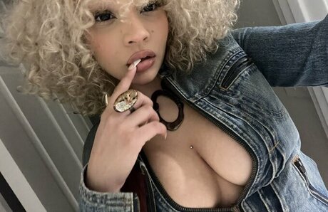 bossymfka modèle meilleur photo