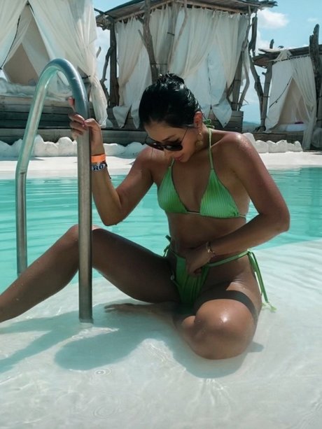 LA TATA VARGAS star du porno de haute qualité collection