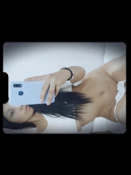 Laura Avila modèle sympa galeries