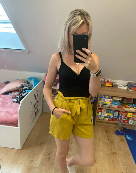 sexe lesbien onlyfans belle chaude img