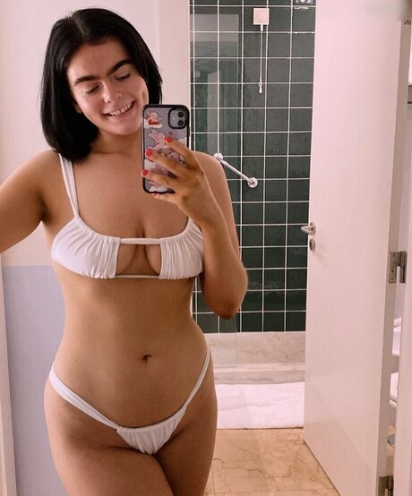 maman latine onlyfans jolie et gratuite img