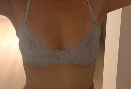 sexe en bikini uniquementfans assez érotique images