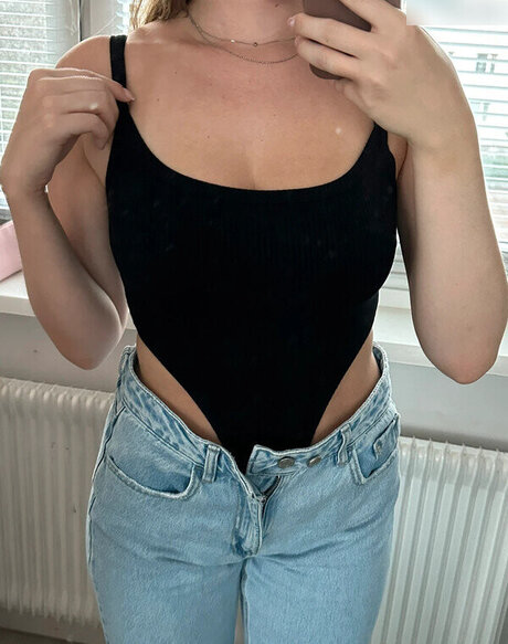 pom-pom girl asiatique onlyfans nus de haute qualité galerie