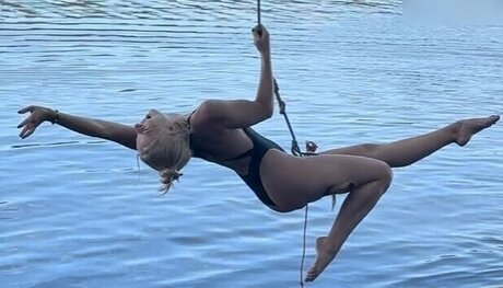 Jette Nietzard meilleure star du porno image