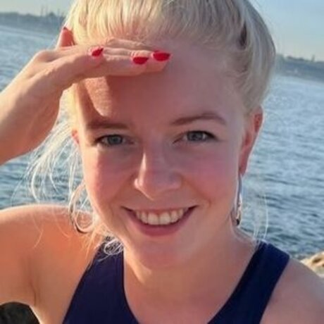 Jette Nietzard nus étoiles des photos