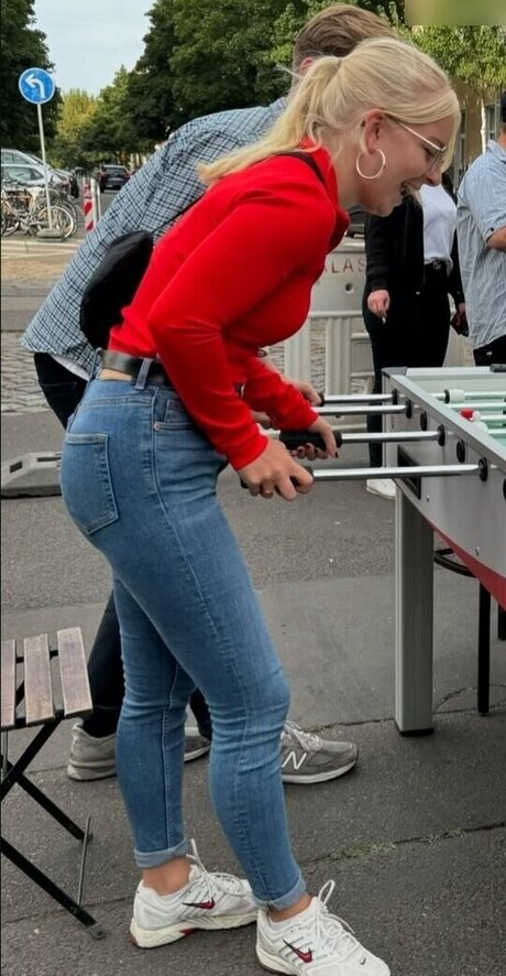 Jette Nietzard actrice hd images