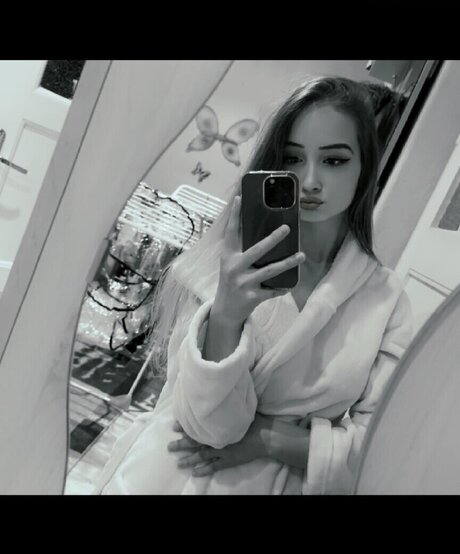 pom-pom girl asiatique onlyfans chaud sympa collection