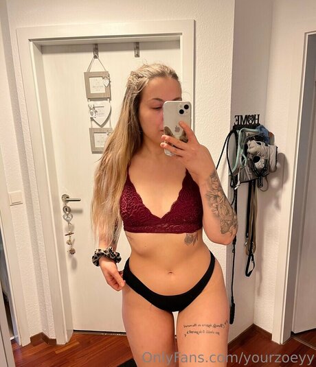 yourzoeyy étoile exclusive galeries