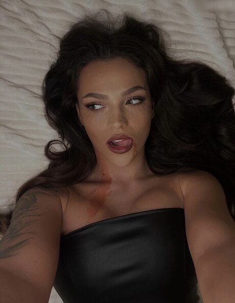 éjacule sur la langue onlyfans parfait érotique archive