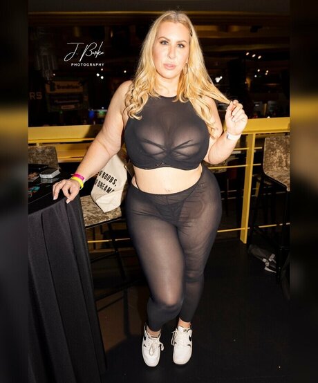 Lila Lovely meilleure actrice photos