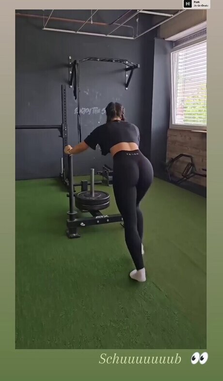 rousse au gros cul onlyfans les meilleurs nus photo