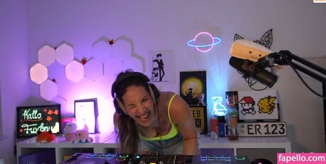 JuleTheFox meilleure actrice des photos