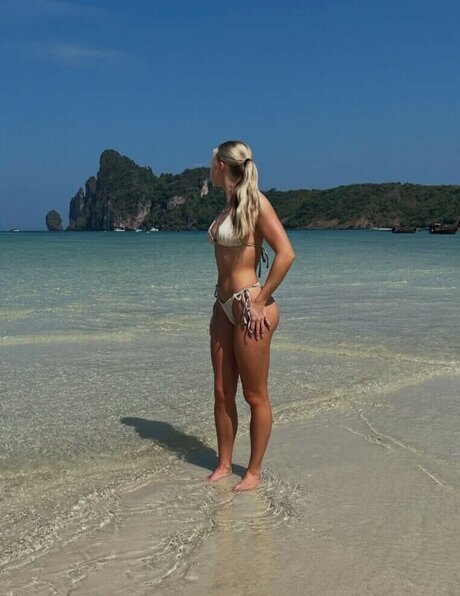 Ellie Maack star du porno sympa archive