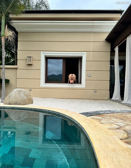 eva oopsy modèle magnifique photos