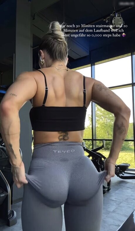 chaton courbé onlyfans assez haute qualité collection