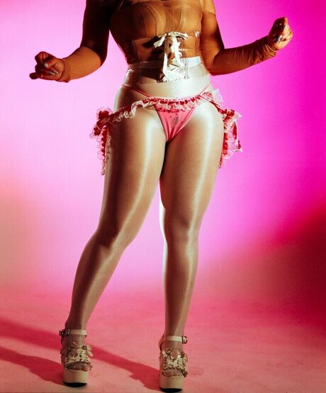 Dascha Polanco modèle artistique des photos