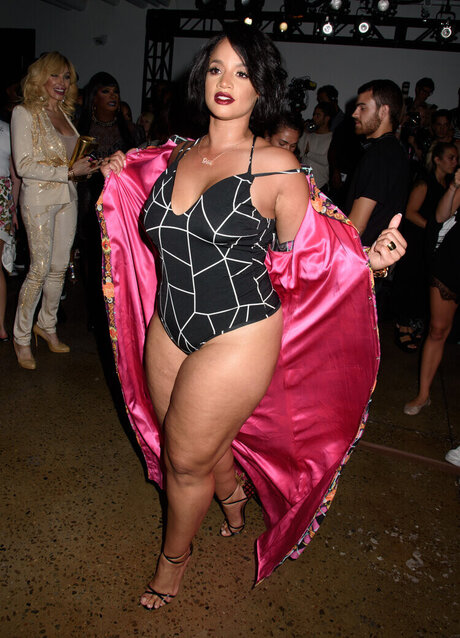 Dascha Polanco joli modèle photos