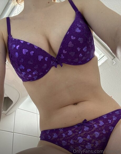 adolescent maigre onlyfans art parfait archive