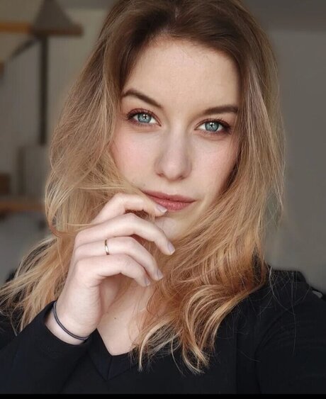 latina épaisse uniquementfans xxx magnifique image