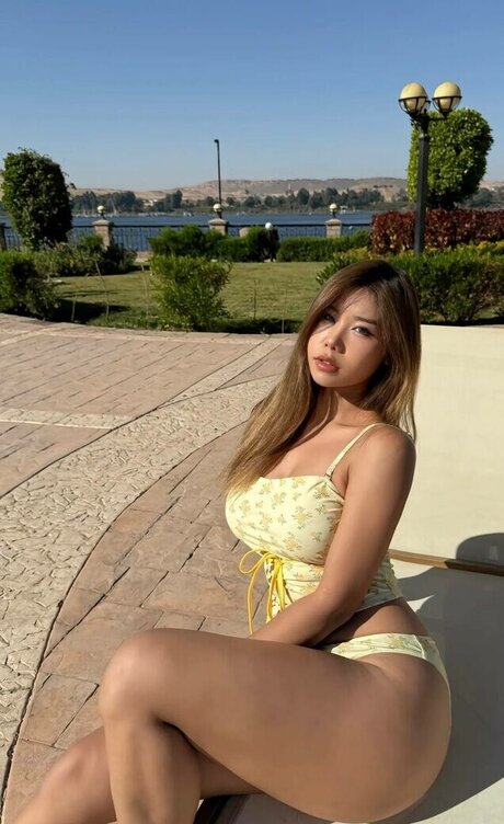 Cutelucia modèle sexy galerie