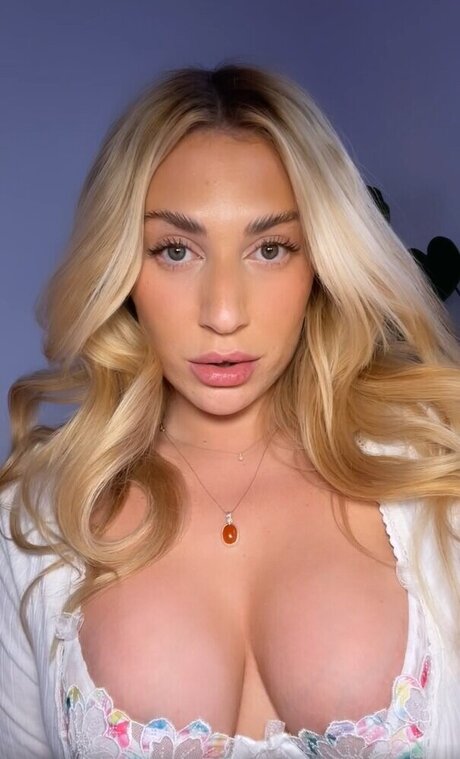 bébé mignon onlyfans nus érotiques image