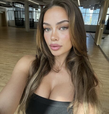 Camilla Nkenke actrice chaude des photos