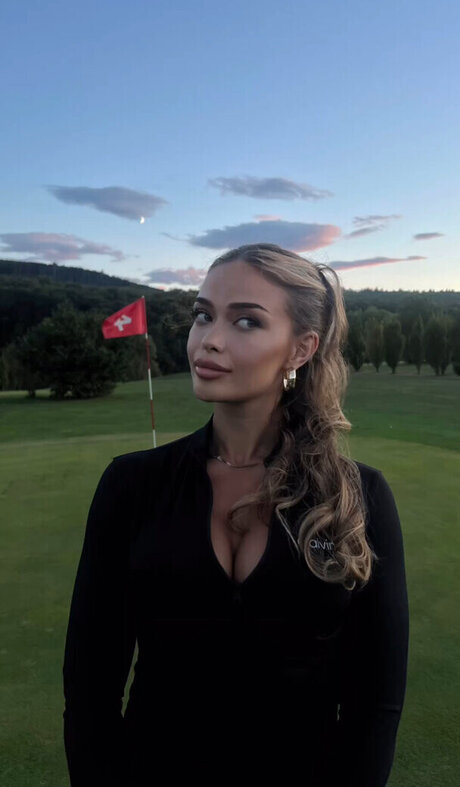 Camilla Nkenke modèle sexy galerie