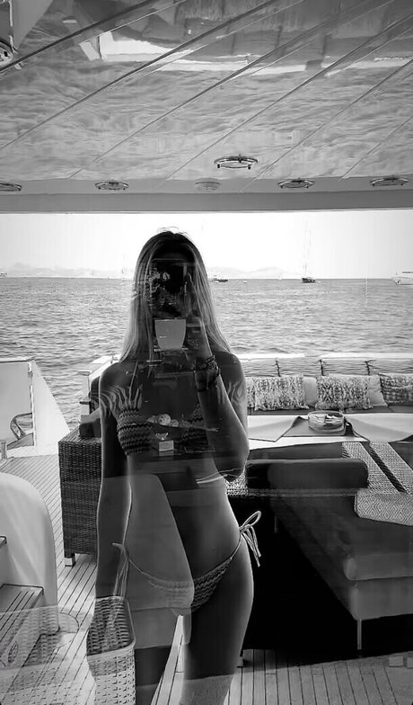 en direct uniquement pour les fans des nus parfaits des photos