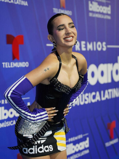 ébène baise onlyfans parfait chaud archive