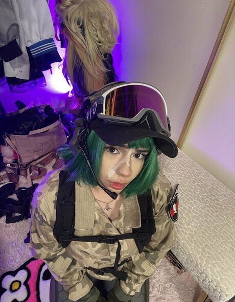 Quartercupflour actrice nue images