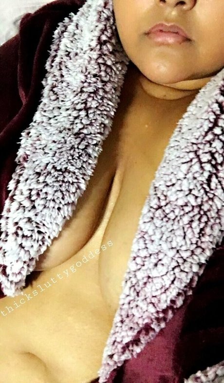 thckslutgoddess jolie actrice photo