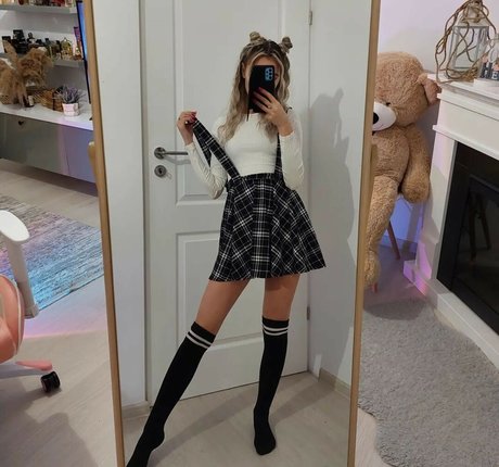 LilZoeyZo actrice chaude images