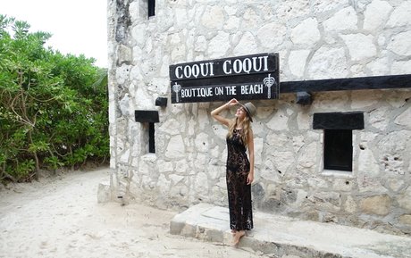 Camila Morrone modèle nu des photos