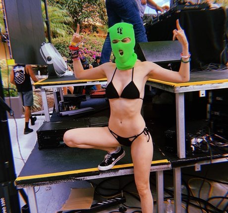 milf aux cheveux noirs onlyfans porno xxx photos