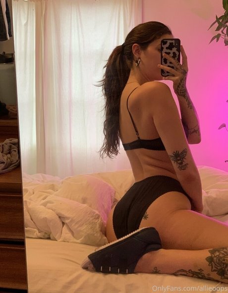 allieoops modèle magnifique photos