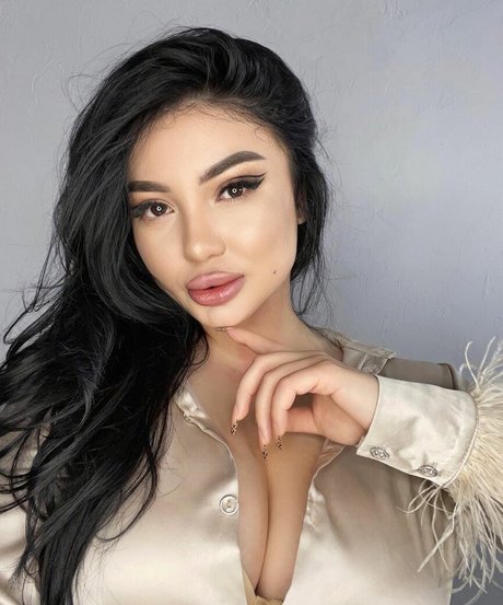 Zhansaya Dakarimova modèle de sexe photos