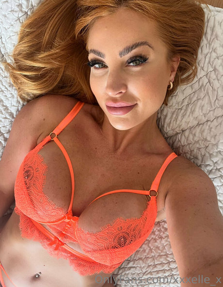 xxxelle x actrice adulte collection