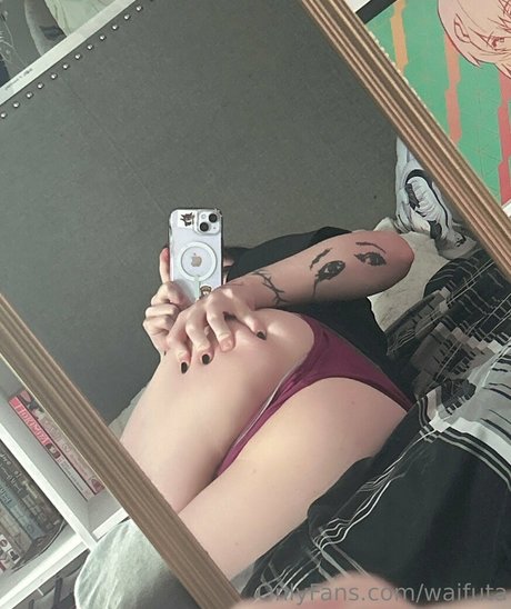 Waifuta mannequin photos