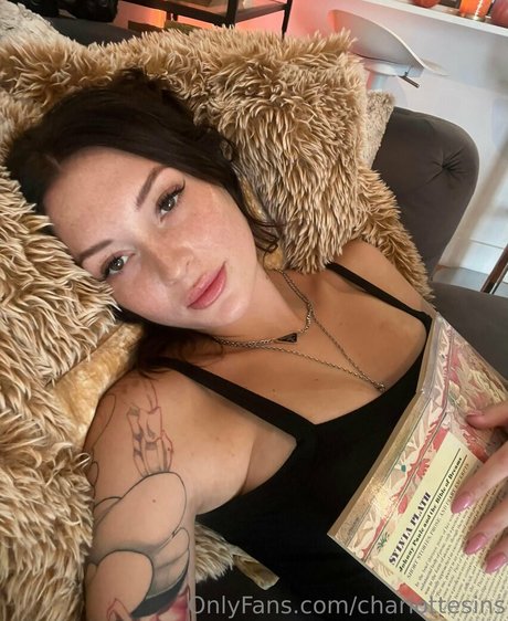 charlottesins étoile exclusive photos