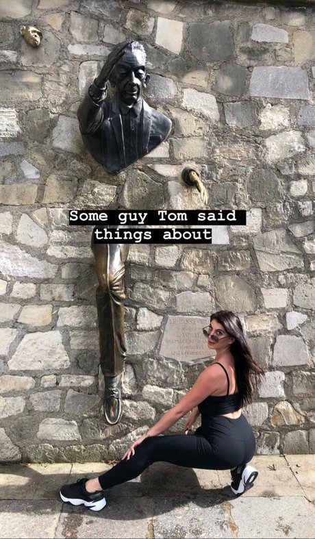 Ariana Basseri star du porno nue collection