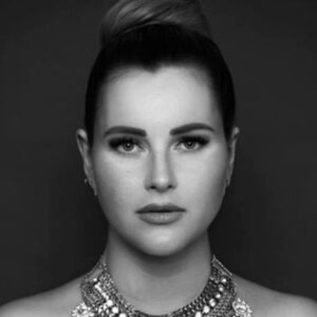 gros seins branlette espagnole onlyfans jolis nus des photos